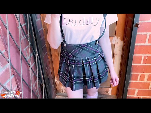 ❤️ Schoolgirl Mengisap penisnya dalam-dalam dan meniduri alih-alih kelas. ❤ Video seks pada kami ️