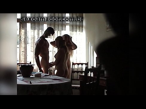 ❤️ Teman seks mengundang pria raksasa dan threesome bersamanya ❤ Video seks pada kami ️