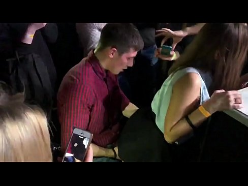 ❤️ Seks nyata di klub malam Rusia. Gadis Rusia berusia 18 tahun di anus dan vagina bercinta di klub malam ❤ Video seks pada kami ️