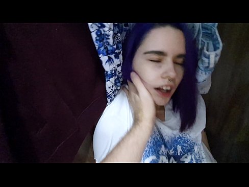 ❤️ Menemukan adikku di lemari dan membantunya cum ❤ Video seks pada kami ️