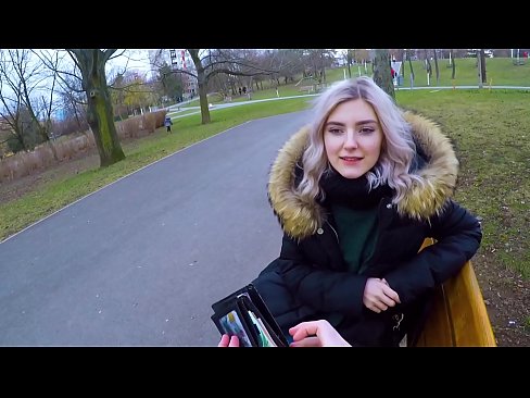 ❤️ Menelan air mani panas orang asing demi uang - blowjob di taman oleh Eva Elfie ❤ Video seks pada kami ️
